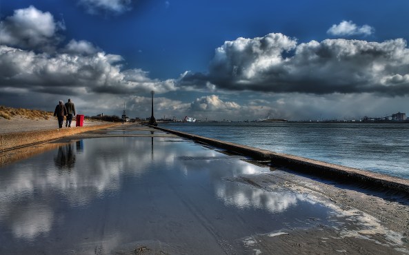 Hoek van Holland revisited